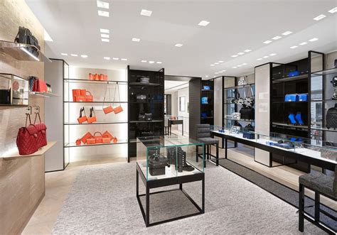 boutique Chanel maroquinerie Paris